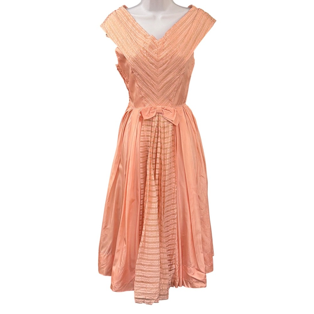 1950s Unbranded Peach Fit and Flare Dress Mid-Century Rockabilly Old Hollywood